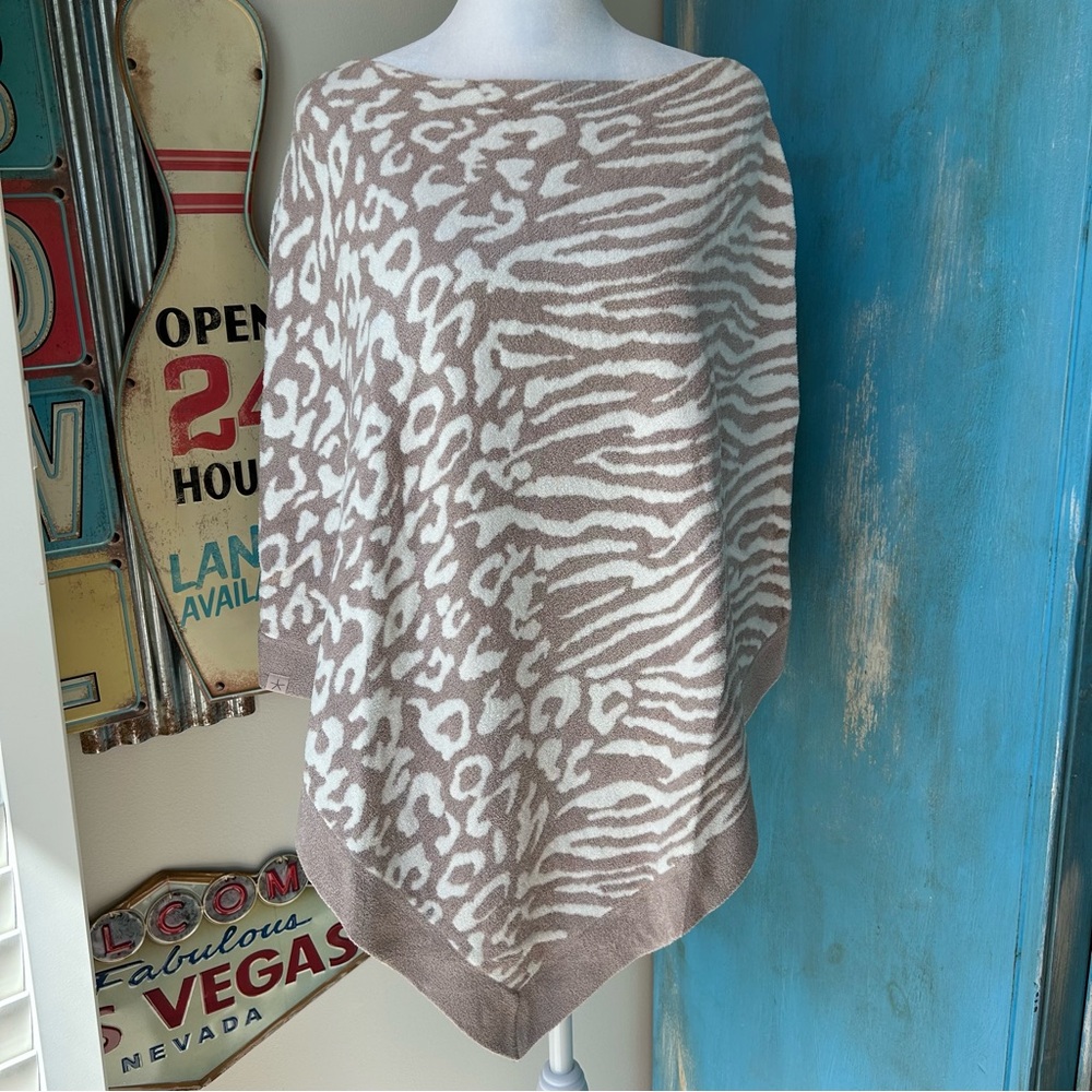 Barefoot Dreams Animal Print Cozychic Ultra Lite Ocean Breeze Poncho One Size